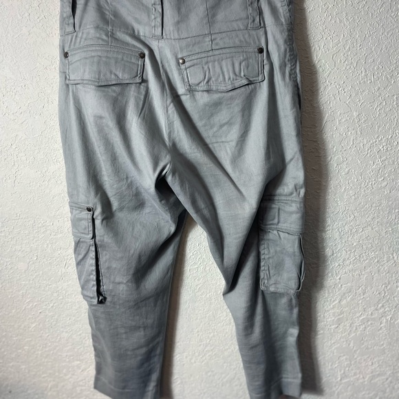 Alice + Olivia Cropped Cargo Pants Sz 4 - Picture 6 of 7